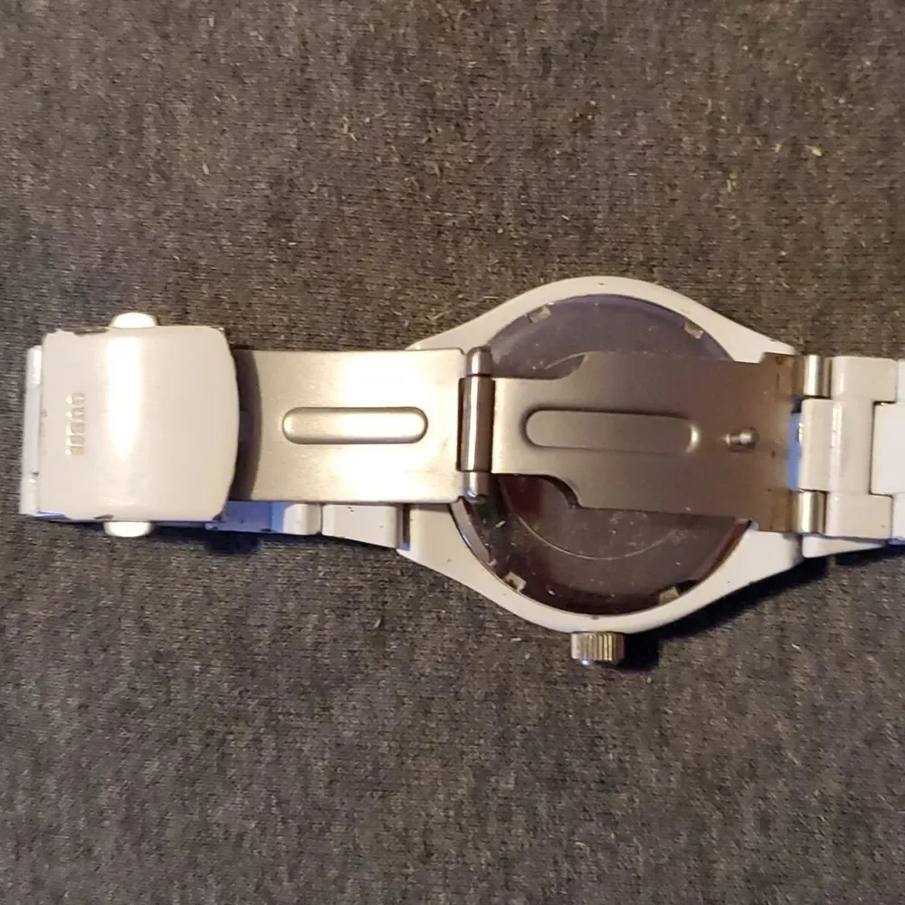 💎Guess‎ White/Mother of Pearl/Swarovski Crystal Emerald Cut Chrono Watch💎